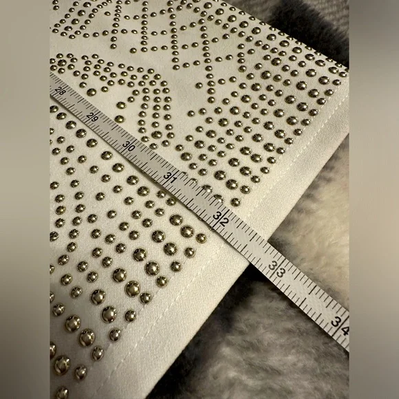 Windsor - Sleeveless Geometric Gold & White BodyCon Dress ✨ - Picture 5 of 5